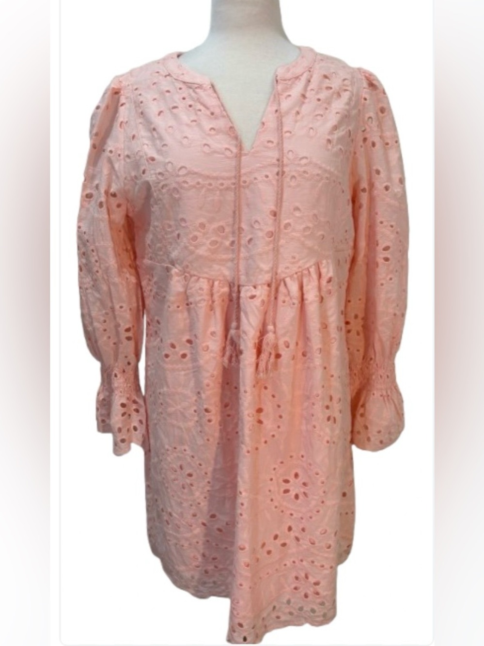 Size M NWT Dokotoo Dress